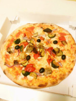 Pizzeria Spizzi Di Akaberi Seyed Masoud food