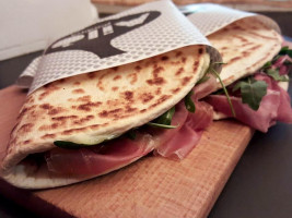 Ailò Piadina food