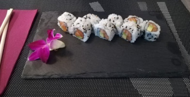 Take Away Cinese E Sushi inside