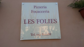 Les Folies outside