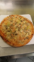 Vera Pizza food