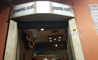 Punto.eat inside