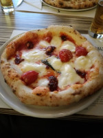 Peperino Pizza Udine food