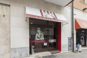 La Piadineria Via De Vitalis inside