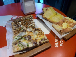 Dado Pizza food