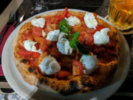 Pizza In Trevi food