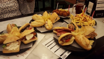 100 Montaditos food