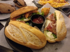 100 Montaditos food