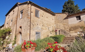 Agriturismo Le Cantine outside