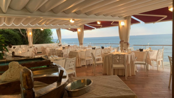 Riviera Mare food