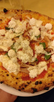 A Tutta Pizza food