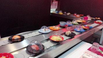 Sushi Re food