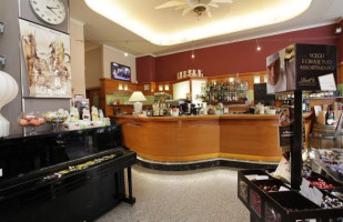 Venezia Caffe Letterario inside