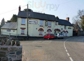 The Bulls Head outside