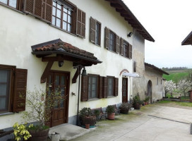 Cascina Ormea outside