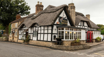 Fox And Hounds Inn outside