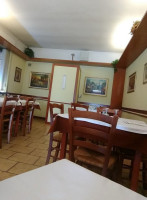 Antica Trattoria Benzoni inside