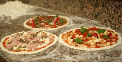 Pizzeria Nettuno food