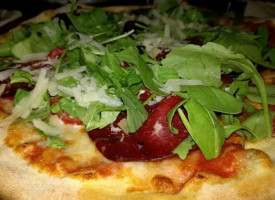 Bacco Divino Pizzeria food