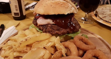 Birreria Hamburgeria Etimue Pub food