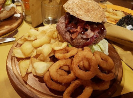 Birreria Hamburgeria Etimue Pub food