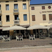 Caffe Centrale outside