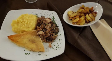 Birreria Vienna food