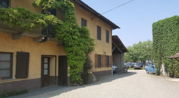 Cascina Guardia outside