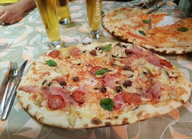 Corallo Pizzeria food