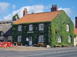 The Wentworth Arms outside