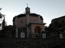 Al Santuario outside