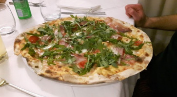 3 Lanterne Pizzeria food