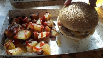 Burbee Artisanal Burger And Beer food