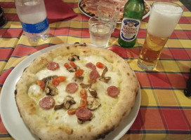 Amore Di Pizza food