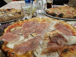 All'ombra Del Castello food