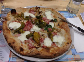 Bella Ischia Pizzeria food