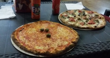 Capricci Di Pizza Da Michele food