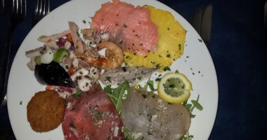 Club Nautica Lo Scoglio food