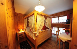 Chalet Alpenrose inside