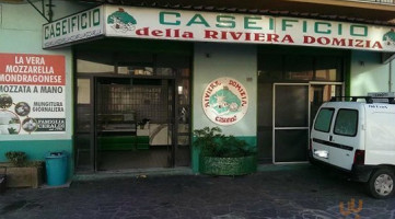 Caseificio Della Riviera Domizia outside