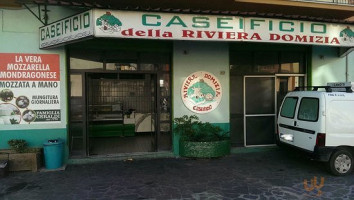 Caseificio Della Riviera Domizia outside