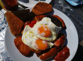 The Submarine Cafe food