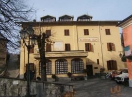 Albergo Alpi outside