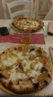 4sisters Pizzeria food