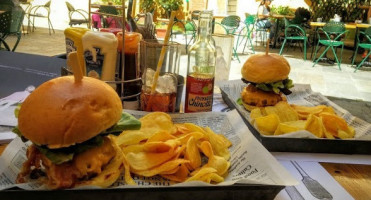 Bottega Burger food