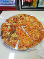 Danny's Pizzeria food