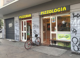 Pizzologia outside