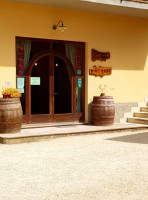 Fattoria Poggio Alloro inside