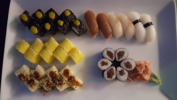 133 Sushi Club food