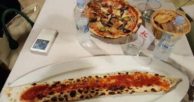 Pizzeria La Rocca food